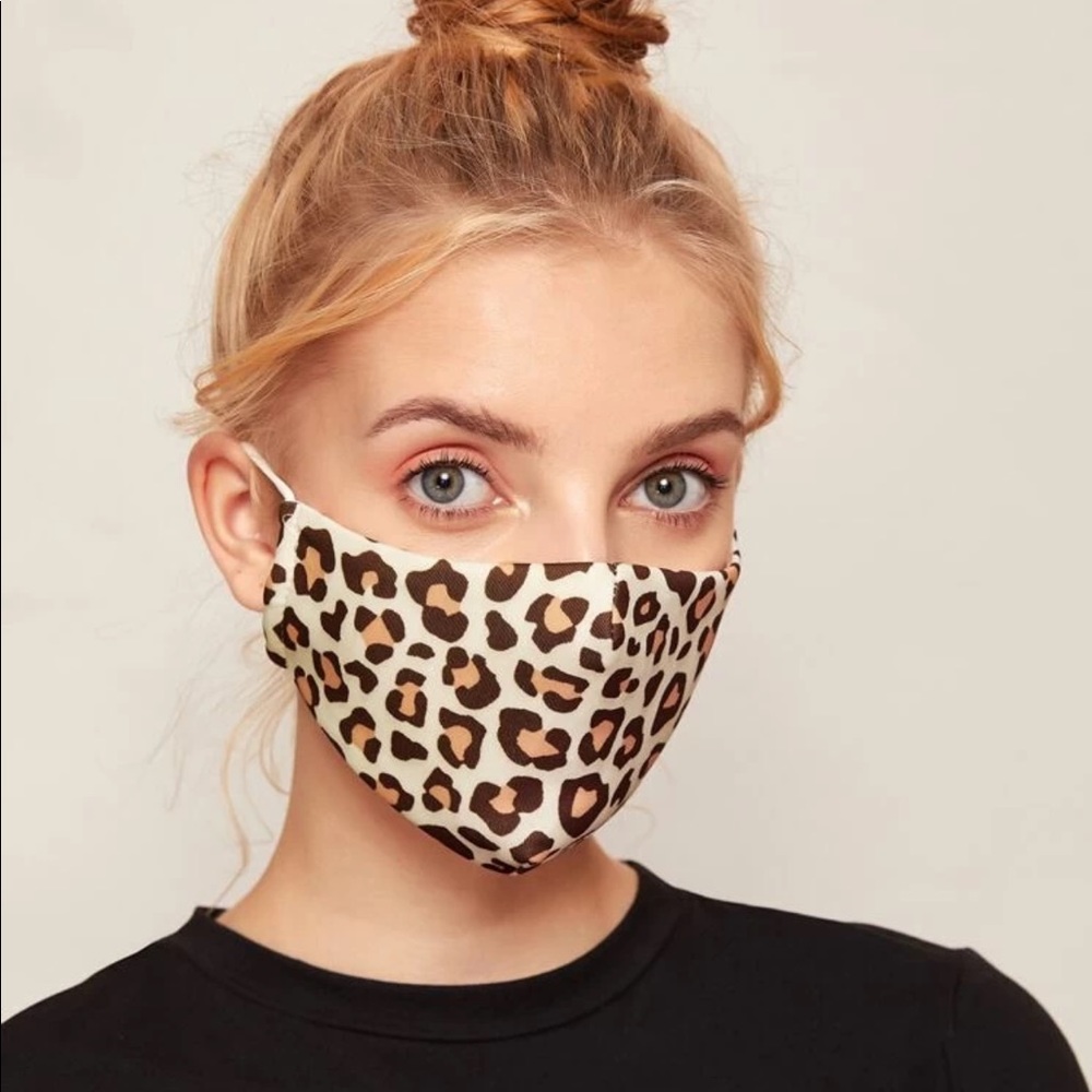 Leopard pattern Face Mask with Gasket Pad